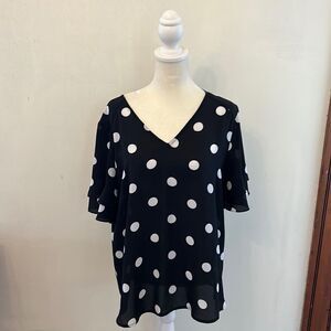 Worthington black white circles short ruffle sleeve blouse Size L
